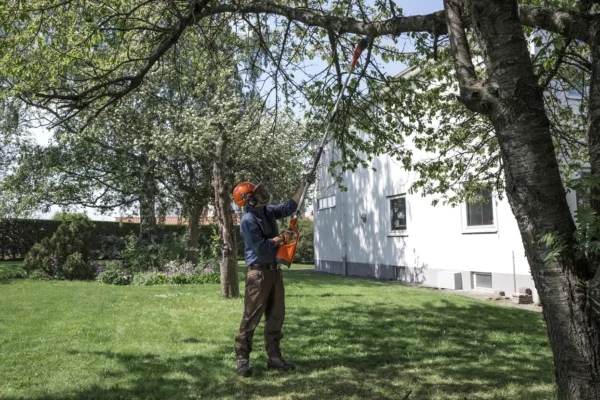 120iTK4-P Elektromos Magassági Ágvágó Akkumulátorral és Töltővel - Image 2