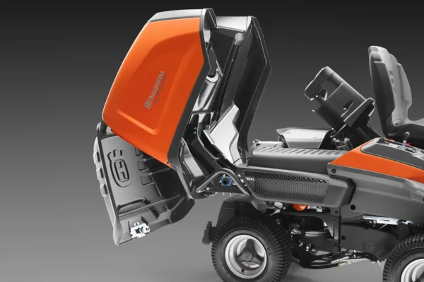 RC 320Ts AWD Vágóasztalos Fűnyírótraktor - Image 6