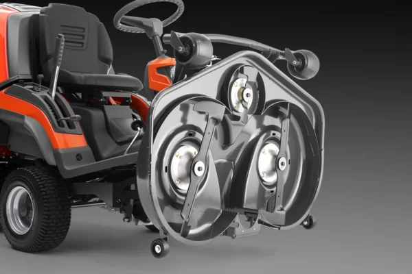 RC 320Ts AWD Vágóasztalos Fűnyírótraktor - Image 11