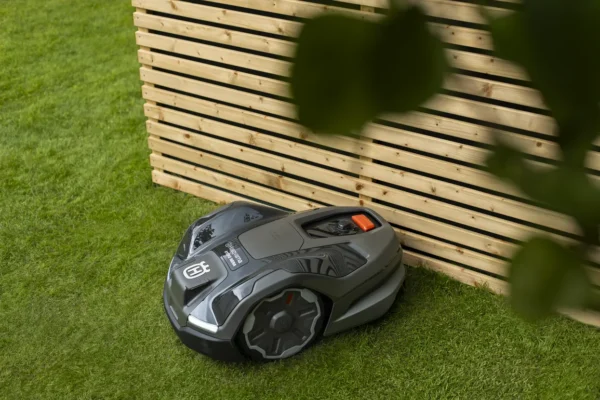 AUTOMOWER® 410XE NERA Robotfűnyíró - Image 4